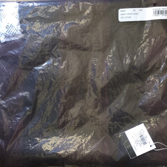 Coach 76059 Mens Varsity Sport Scarf Burgundy/ Walnut - Picture 3 of 5